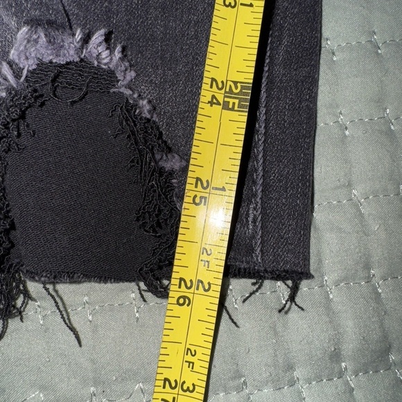Urban Revivo Jeans Sz 4 High Rise Skinny Black Fade Ripped Raw Hem Stretch - Picture 4 of 10